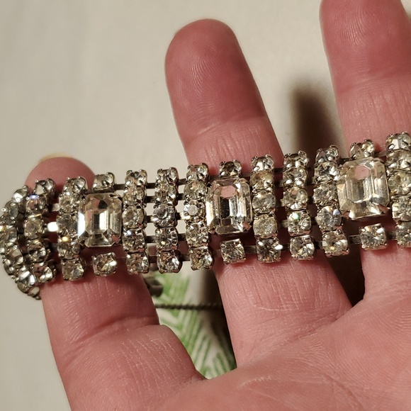 Weiss Rhinstone Bracelet - Picture 10 of 12